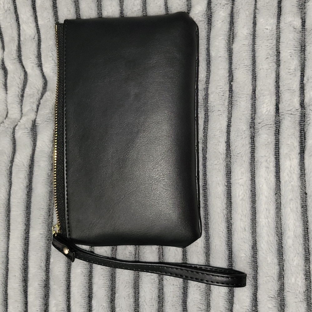 Black Wristlet - Picture 4 of 4